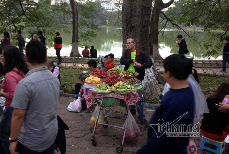 Hình ảnh Hồ Gươm một năm chỉ gặp một lần