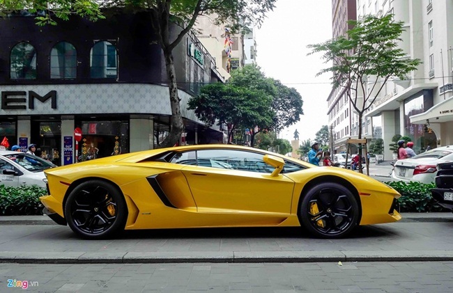 Cường Đô La và các đại gia Sài Gòn chơi Tết bằng Lamborghini