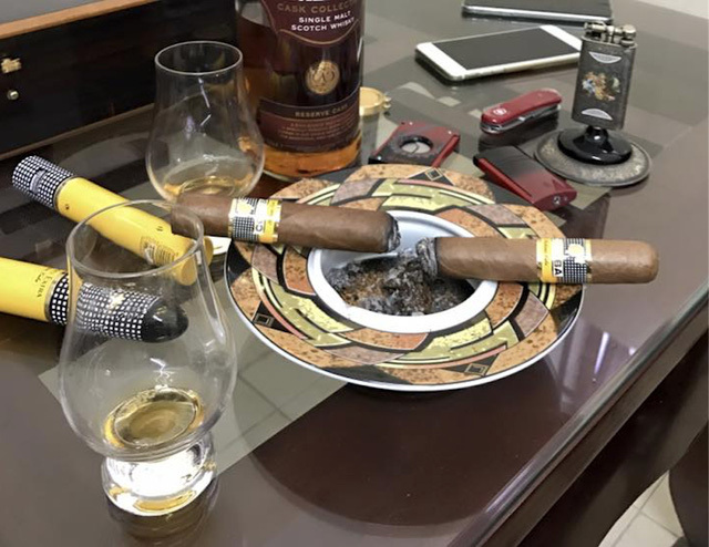 Những chuyện khó tin về thú chơi mới nổi: Hút cigar