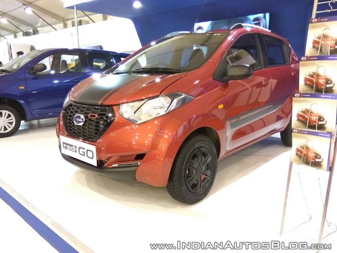 Ô tô Nissan 116 triệu: Hatchback náo loạn thị trường