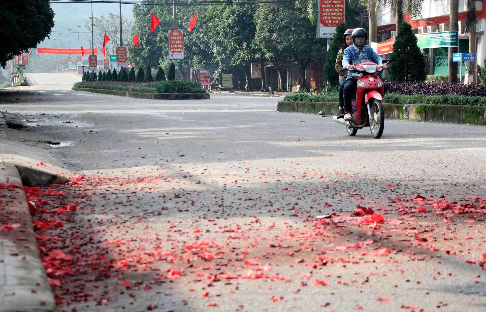 Hà Tĩnh: Xác minh thông tin xác pháo đầy đường sau giao thừa