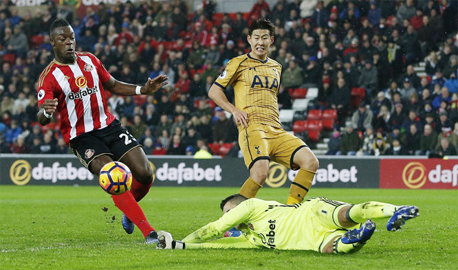 Tottenham hụt hơi, bị Sunderland cưa điểm