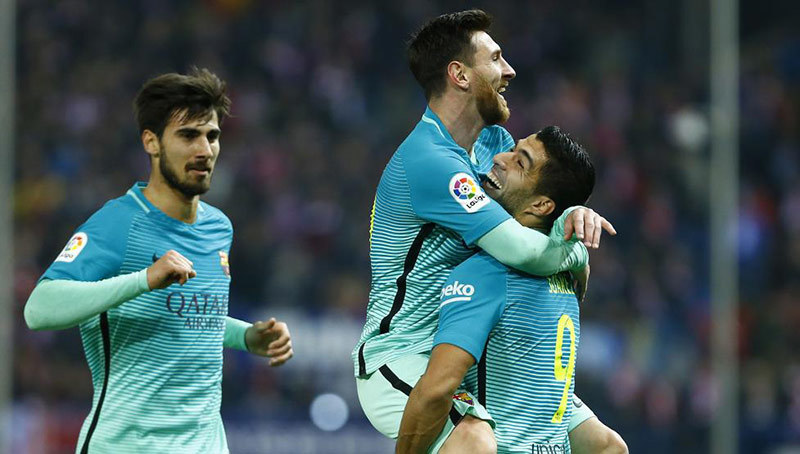 Messi ghi siêu phẩm, Barca bỏ túi vé chung kết