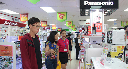 Tân Xuân khai lộc, Nguyễn Kim lì xì 2 tỷ đồng