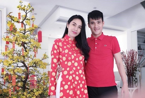 Thủy Tiên - Công Vinh đón tết trong biệt thự triệu đô