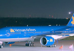 Máy bay Vietnam Airlines hạ cánh khẩn cấp cứu hành khách