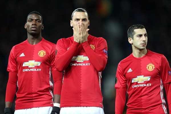 MU ghi bàn chật vật: Xấu hổ Pogba, quê độ Ibrahimovic