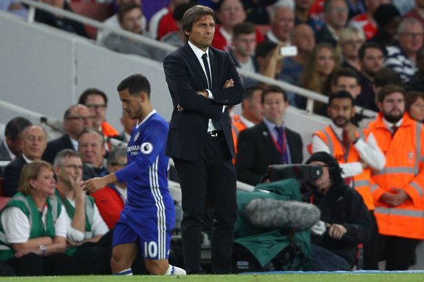 Conte bị ám ảnh từ trận thua tan nát Arsenal