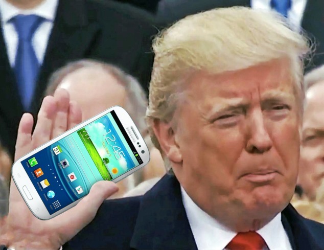 Donald Trump sẽ gặp nguy hiểm nếu vẫn dùng điện thoại cũ