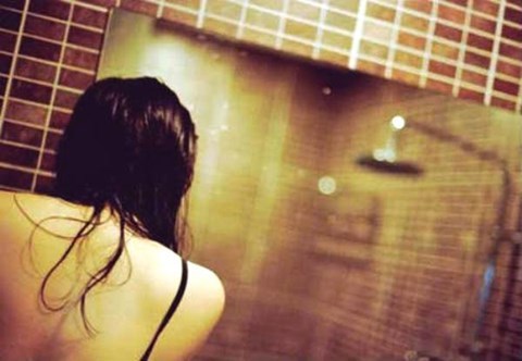 Quay clip 'nóng' tống tiền - tình bà chủ tiệm hớt tóc