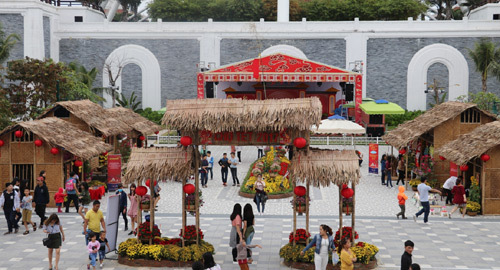 Khác lạ ‘Phiên chợ ngày Xuân’ tại Asia Park
