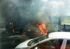 Xe khách bốc cháy dữ dội trên cao tốc Trung Lương