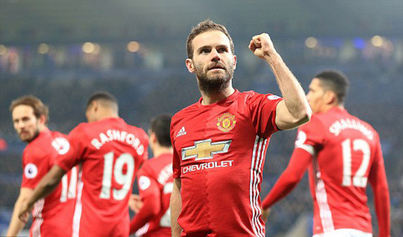 Hàng công thăng hoa, MU vùi dập Leicester