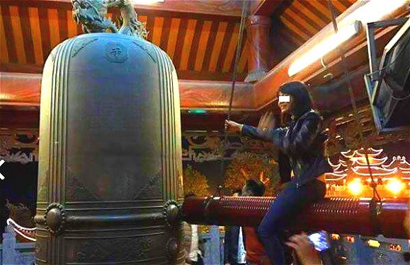 Vì sao nhiều người trẻ vô ý thức khi lễ chùa?