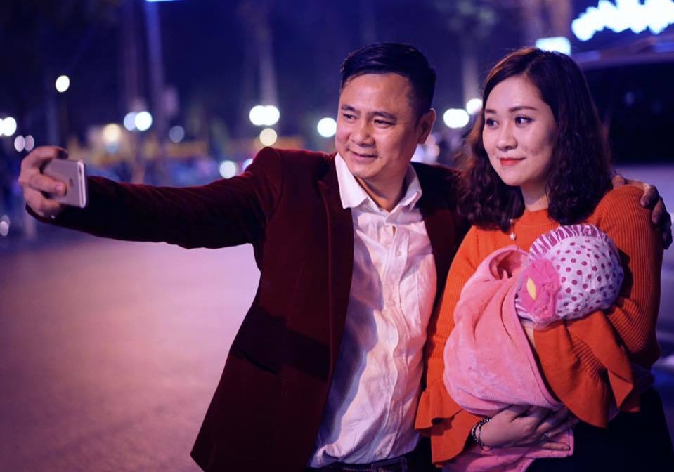 Phản ứng bất ngờ của vợ khi Tự Long nhậu say