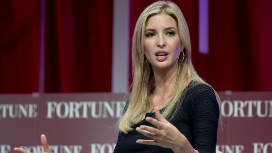 Trump lại gây tranh cãi vì bênh vực con gái