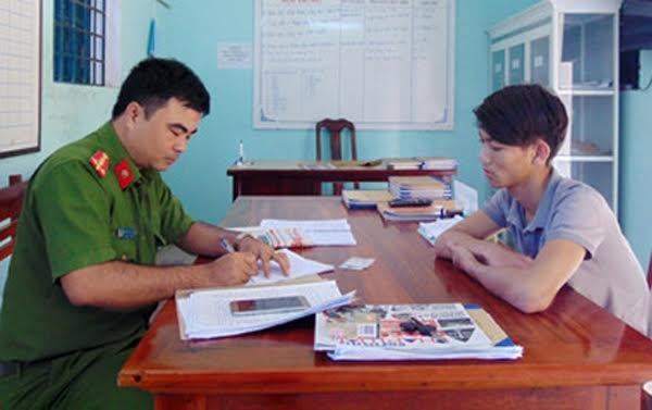 Khởi tố nhóm học sinh bắt cóc bạn để tống tiền