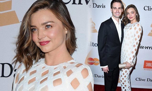 Hôn thê CEO Snapchat cáo buộc Facebook ăn cắp ý tưởng