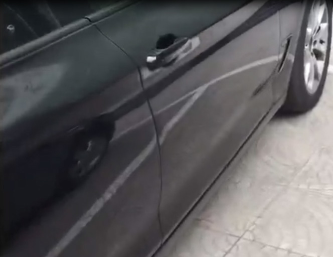 BMW bạc tỷ bị trộm 'vặt' sạch từ gương đến logo