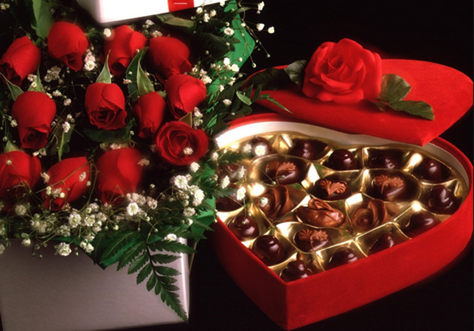Vì sao ngày Valentine 14/2 thường tặng hoa hồng và socola?