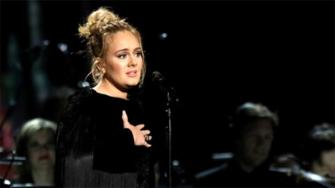 Adele xin lỗi khán giả tại lễ trao giải Grammy