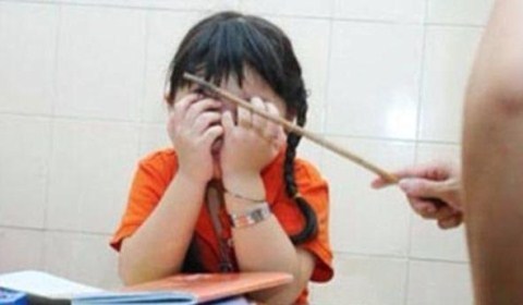 Sau một tuần đi học, con quát búp bê 