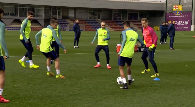 Hoa mắt với màn đá ma 1 chạm của Messi và đồng đội