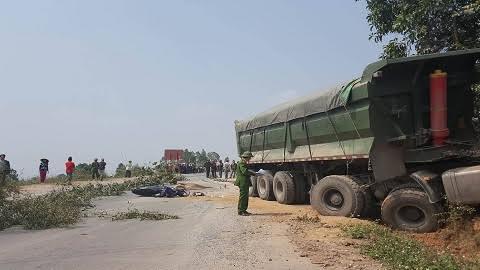 Rời phòng khám, thai phụ chết thảm vì xe đầu kéo