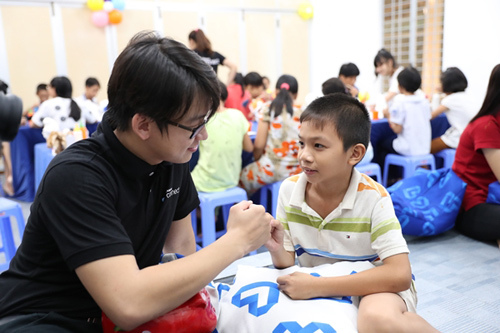 Hội LHPN TP.Thuận An: Trao tặng 100 phần quà cho công nhân có hoàn cảnh khó khăn