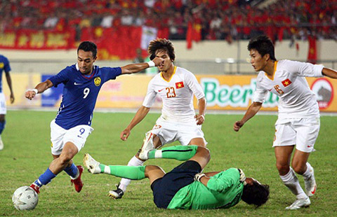 Vòi bạch tuộc săn V-League, gõ cửa đội tuyển