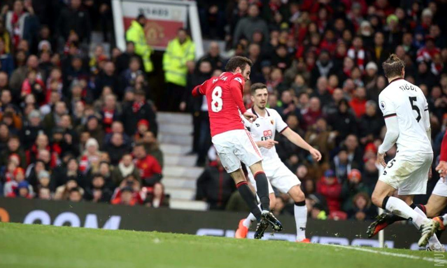 Những bàn thắng ấn tượng nhất vòng 25 Premier League