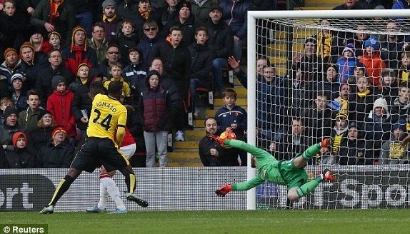De Gea cứu thua lọt top vòng 25 Ngoại hạng Anh