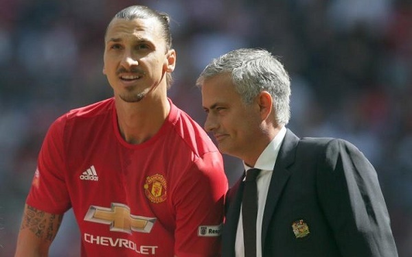 Mourinho bắt Ibrahimovic hứa, Costa hí hửng gia hạn Chelsea