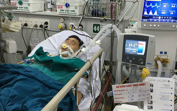 Đang uống nước, nam thanh niên đột ngột ngã quỵ