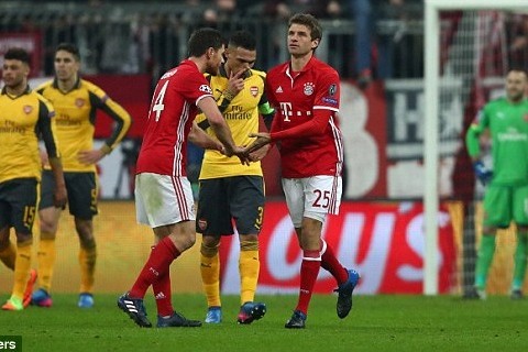 Video bàn thắng Bayern 5-1 Arsenal