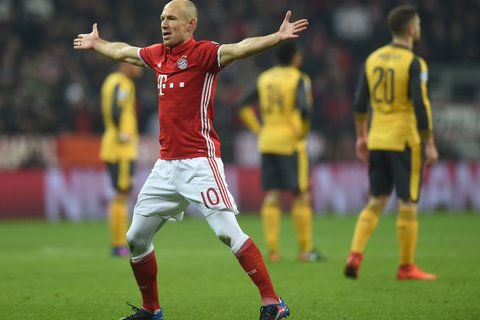 Siêu phẩm Robben ghi vào lưới Arsenal