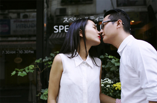 Vợ Hoàng Bách làm gì trước tin nhắn mồi chài chồng?