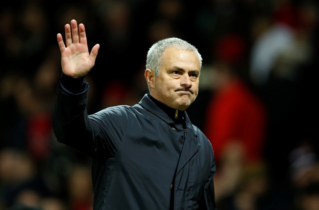 Thắng to, Mourinho vẫn 