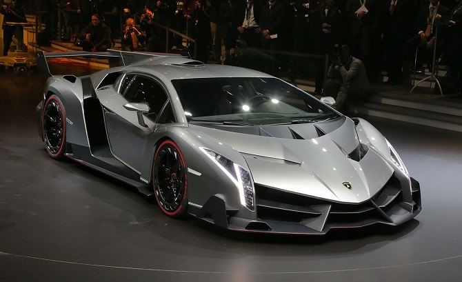 Lamborghini thu hồi hàng nghìn siêu xe vì nguy cơ cháy nổ