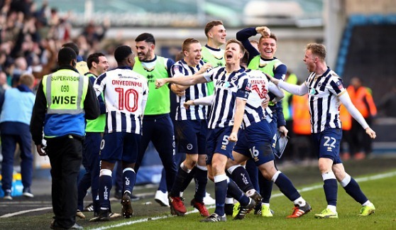 Leicester bị đội hạng 3 đá bay khỏi FA Cup dù chơi hơn người