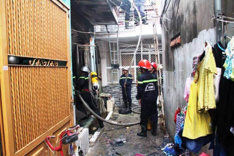 Nghịch tử mua xăng đốt nhà vì xin tiền cha không được