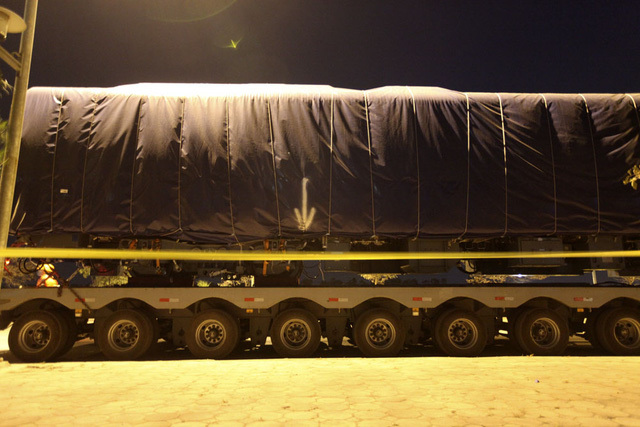 544 bánh xe siêu trường siêu trọng “hộ tống” đoàn tàu Cát Linh - Hà Đông
