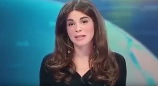 10 clip 'nóng': Camera vô tình làm lộ bí mật trang phục MC truyền hình