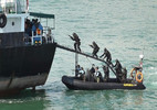 Tàu Việt Nam bị tấn công: Cướp biển bắn chết 1 thủy thủ