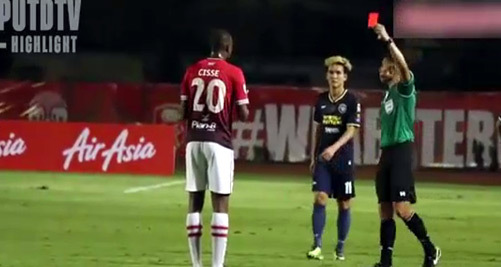 Không chỉ ở V-League, trọng tài Thái cũng sai lầm nghiêm trọng