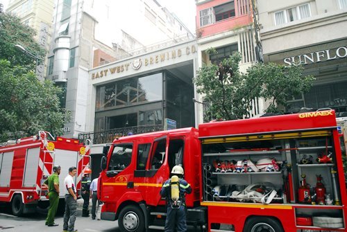 Nhà hàng ở Sài Gòn phát hỏa, thực khách nháo nhào tháo chạy