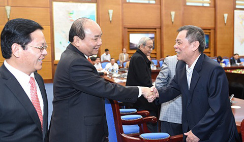 Thủ tướng mong cán bộ lão thành Quảng Ngãi ‘tiền hô hậu ủng’ cho sự phát triển