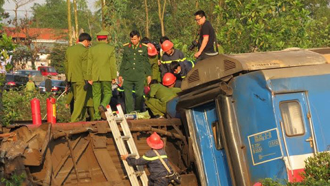 Tang thương những cú đâm kinh hoàng của tàu hỏa