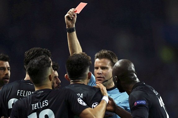 FC Porto 0-0 Juventus thẻ đỏ phút 27