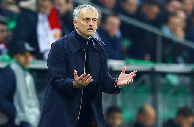 Mourinho điên tiết với các sếp bóng đá Anh